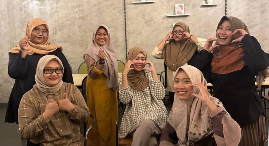 White and Blue Fun English Reading Styles Educational Presentation (1)